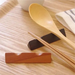 Vente en gros Ensemble de repose-cuillères en bois naturel Cuillère en bois Porte-couverts Vaisselle Repose-ustensiles de service minimaliste et écologique - Product Image 1