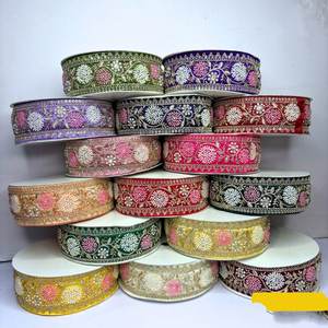 Hecho a medida, de lo clásico a lo moderno, nuestro encaje bordado aporta detalles delicados y textura elegante a sus diseños favoritos. - Product Image 6