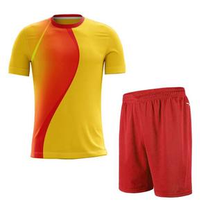 Unisexe 100% Polyester Football Uniforme Personnalisé Nom de l'équipe Imprimé Football Jersey Qualité Sportswear Tops Chemises pour Hommes Joueurs - Product Image 1