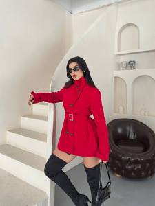 Trench-coat rouge pour femme avec ceinture, col chemise, double boutonnage, manches longues, longueur standard, automne, décontracté, élégant, coupe-vent, uni - Product Image 3