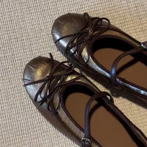 Mocasines transpirables de verano a la moda para mujer, zapatos planos de lona ligeros para mujer, zapatillas informales para mujer, zapatos cómodos para caminar - Product Image 1