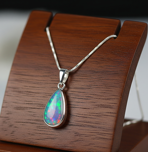 Pendentif en argent sterling 925 de style bohème, pierre de cristal d'opale éthiopienne plaquée or 18 carats, pierres de guérison, breloques de mode plaquées rhodium - Product Image 1