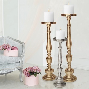Lot de 3 bougeoirs pilier en aluminium plaqué argent et or pour décoration de table de mariage et de noël - Product Image 3