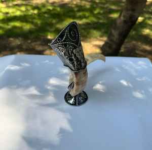Copa de cuerno de búfalo estilo vikingo grande con soporte - Product Image 2