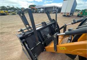 Nuevo para Case 590SV 4WD Retroexcavadora con Desplazamiento Lateral con Componentes Principales: Motor, Bomba para Uso Agrícola Disponibilidad en Townsville - Product Image 2