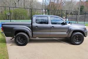 Toyota Tacoma PreRunner Double Cab 2012 d'occasion, 1 propriétaire, pack SR5 Extra Value, provenance Géorgie, peu modifiée - Product Image 2