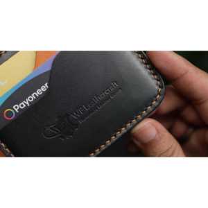 กระเป๋าสตางค์หนังแท้ WF Leathercraft No.55 รุ่นคลาสสิคแบบพับสองตอน ทำมือจากหนังฟอกฝาดสีดำผสมสีแทน - Product Image 6