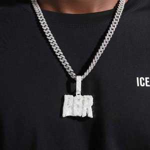 Colgante Personalizado de Oro 14K con Nombre PGR y Moissanita VVS de Corte Brillante Redondo, Amuleto Único Personalizado con Microincrustaciones, Unisex - Product Image 4