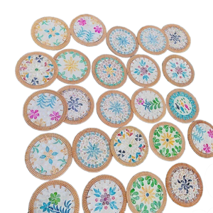 Meilleures ventes de sous-verres ronds en rotin faits à la main en osier à motif de fleurs du Vietnam - Product Image 1