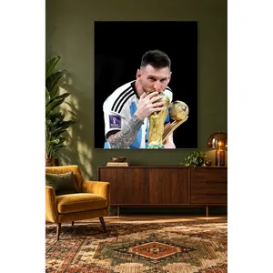 Fida Messi embrassant le trophée sur fond noir, impression sur toile - Product Image 3