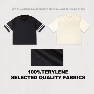 เสื้อยืดตาข่ายลายฟุตบอลคุณภาพสูง พิมพ์โลโก้ตามสั่ง ผ้าโพลีเอสเตอร์ ระบายอากาศได้ดี เสื้อยืดกีฬาแบบครอปสำหรับผู้ชาย - Product Image 3