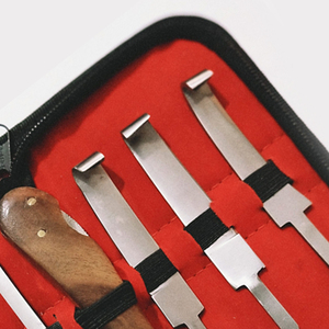 Les fabricants professionnels ont fabriqué des kits d'instruments vétérinaires en acier inoxydable Kit de couteau à sabot d'instruments vétérinaires de haute qualité - Product Image 2