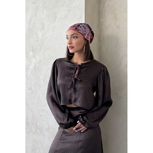 Blusa TOPSHOW Roja de Satén Arrugado con Lazo Delantero para Mujer, Elegante Top de Poliéster de Manga Larga, Ideal para Venta al Por Mayor, Tallas S-L - Product Image 1
