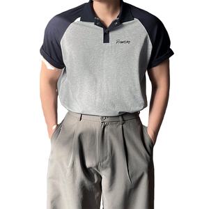 Polo d'été pour homme avec imprimé lettres et blocs de couleur gris et bleu - Product Image 1