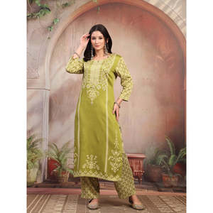 ชุดคุर्ตาผ้าเรยอนพิมพ์ลายสีเขียวลำลองสำหรับผู้หญิง แขนสามส่วน ผ้าเครปสำหรับฤดูใบไม้ผลิ/ฤดูร้อน - Product Image 1