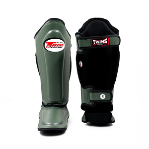 Espinilleras Dobles de Primera Calidad Hechas de Cuero Genuino con Diseño Personalizado, Color, Logotipo y Cierre de Velcro para Muay Thai y Artes Marciales - Product Image 1