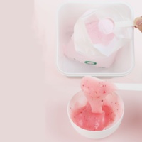 Masque facial en poudre hydratant et éclaircissant aux pétales de rose biologiques, végétaliens, à base de plantes, avec du rétinol et de la vitamine C pour le soin de la peau féminine