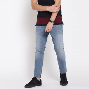 Pantalones Vaqueros Rectos Desgastados para Hombre, Venta al por Mayor Directa de Fábrica, Pantalones Deportivos con Bordado, Diseño Ajustado y Roto - Product Image 4