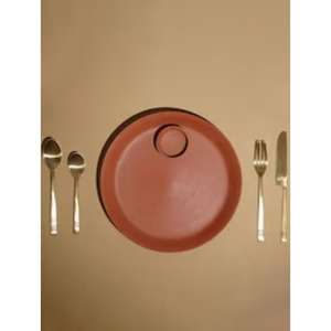 Juego de Cubiertos de Metal Opulento con Elegantes Mangos Curvos y Acabado Radiante para una Atmósfera de Cena Sofisticada - Product Image 2