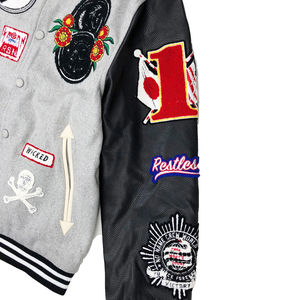 Chaqueta universitaria de retazos personalizada, chaqueta con letras de manga de lana y cuero, chaqueta bomber de béisbol con parche de chenilla bordada personalizada - Product Image 4