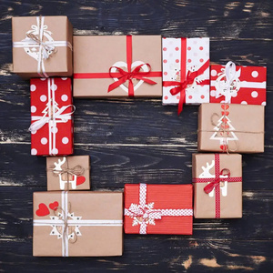 ของตกแต่งต้นคริสต์มาสไม้ทำมือจากเวียดนาม งานศิลปะพื้นบ้าน ของขวัญวันหยุดส่วนบุคคลพร้อมเครื่องประดับ - Product Image 3