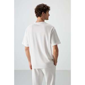 T-shirt en coton crème pour homme Air Jones, coupe ample, surface texturée épaisse et imprimé graphique - Modèle 88364 - Product Image 5
