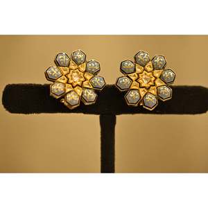 Pendientes de Diamantes Firozi con Esmalte Azul, Accesorio de Joyería Elegante y Lujoso - Product Image 1