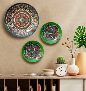 Assiettes murales d'art Mandala colorées, motif cachemire vert vif, design ethnique détaillé, décor bohème, à prix de gros. - Product Image 1