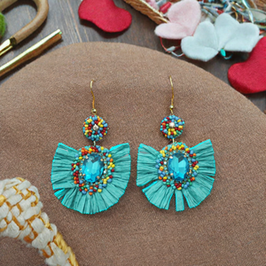 Tendance Offres Spéciales multicolore coeur et perle broderie Design boucles d'oreilles à la mode Style classique unisexe pour les cadeaux et les fêtes - Product Image 4