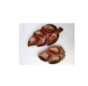 Assiette en acacia filé en forme de feuille Plateau de service fait main poli brillant avec logo personnalisé Forme de feuille - Product Image 3