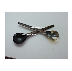 Ensemble de serveurs à salade en corne naturelle de qualité supérieure, personnalisable, décoration de table, articles de cuisine, fabrication artisanale - Product Image 4