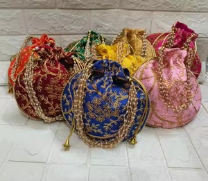 Assortiment de sacs potli brodés en gros mariage indien retour faveur Haldi Mehendi Sangeet Festival sac cadeau - Product Image 5