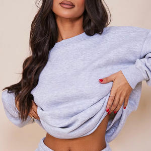 Sweat-shirt personnalisé pour femmes avec options d'impression et de broderie Pull confortable parfait pour les tenues quotidiennes élégantes et décontractées - Product Image 4