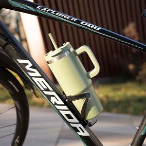 Bouteille d'eau isotherme en acier inoxydable de luxe avec logo personnalisé et paille, idéale pour usage personnel et cadeaux - Product Image 6