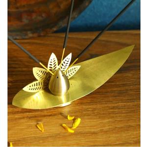 Quemador de Incienso de Lujo para Decoración del Hogar, Diseño de Hojas de Aluminio con Acabado Antiguo, Porta Incienso de Metal - Product Image 5