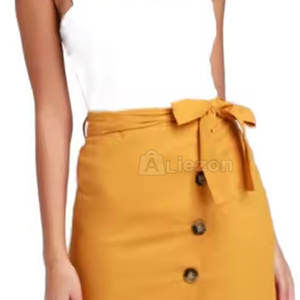 Jupe en cuir classique jaune pour femmes Jupe en cuir pour femmes élégantes au toucher doux pour un usage quotidien - Product Image 2