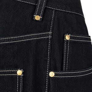Jeans en denim noir à jambes larges sur mesure, pantalon cargo ample de haute qualité avec surpiqûres contrastées - Product Image 6