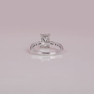 Anillo de compromiso hecho a mano de 18 quilates chapado en oro sólido Esmeralda Marquesa corte laboratorio cultivado diamante estilo de moda IGI gran anillo de regalo - Product Image 4