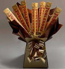 Achetez une barre de chocolat au lait Toblerone 2024, 100g - Chocolat au lait suisse avec nougat au miel et aux amandes (10%) - Product Image 6