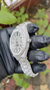 Montre en diamant Moissanite de qualité supérieure pour hommes Montre bling entièrement glacée avec bracelet en acier inoxydable et design Hip Hop de luxe - Product Image 2