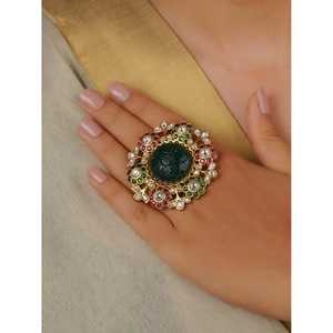 แหวน Jadau Kundan หลากสีโรแมนติกทำจากสเตนเลสชุบทองพร้อม MRNG177MA ฝัง18K - Product Image 1