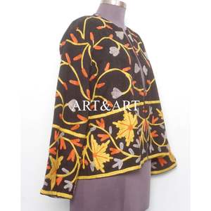 Chaqueta Acolchada con Bordado Floral, Cierre de Botones, Forro de Algodón Hecho a Mano, Ecológica, Transpirable, para Fiestas de Invierno y Otoño - Product Image 4