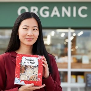 Custom Made Recyclable Rigid <b>Book</b> Shaped Paper Cookie Snack Box UV Coating Matt Lamination Embossing Logo for <b>Frozen</b> Food - Product Image 3