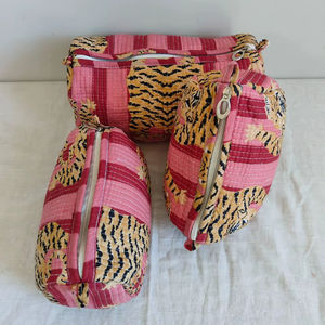 Ensemble de 3 trousses de maquillage légères en coton à imprimé animal (tigre) avec fermeture éclair et pochette organisatrice pour les voyages et pour - Product Image 1