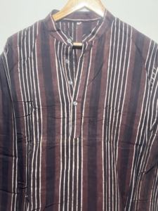 Kurta Corta de Manga Larga Negra de Alta Calidad 100% Algodón para Hombre |   Estampado a mano con rayas, estilo artesanal clásico - Product Image 2