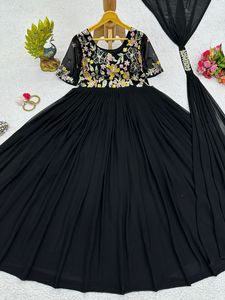 Ensemble de costume de créateur de couleur signature opulente en mousseline lourde de qualité supérieure avec doublure intérieure sans couture et vente en gros exquise - Product Image 6