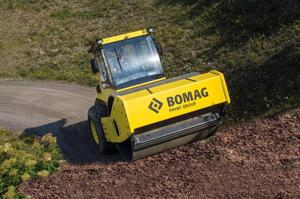 รถบดถนนไดนาแพค BW 213 BVC-5 แบบลูกกลิ้งเดี่ยว มือสอง พร้อมลูกกลิ้งสั่นสะเทือนแบบลูกกลิ้งคู่และเครื่องยนต์ ราคาดีที่สุด - Product Image 2