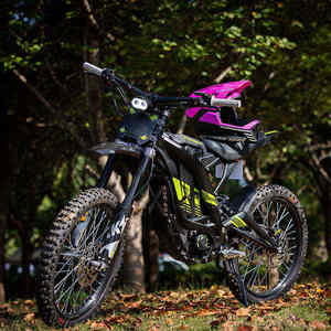 Motocicleta eléctrica todoterreno Surron Ultra Bee HP Carbon, completamente nueva, en stock, color negro, 21kw Turbo 74v/60ah - Product Image 2