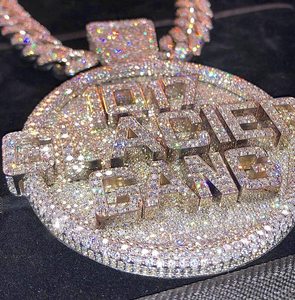 Bold Hip Hop personalizado VVS Moissanite colgante personalizado estilo de los hombres nombre helado chapado en oro 925 Joyería de diamantes de plata Unisex - Product Image 1