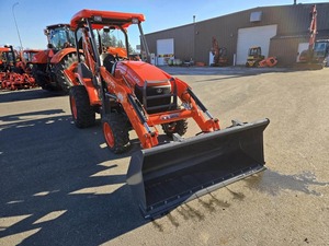 Tracteur-chargeur et pelle rétrocaveuse haute puissance L47 50 CV pour usage agricole avec boîte de vitesses, pompe, capot et benne - Product Image 2